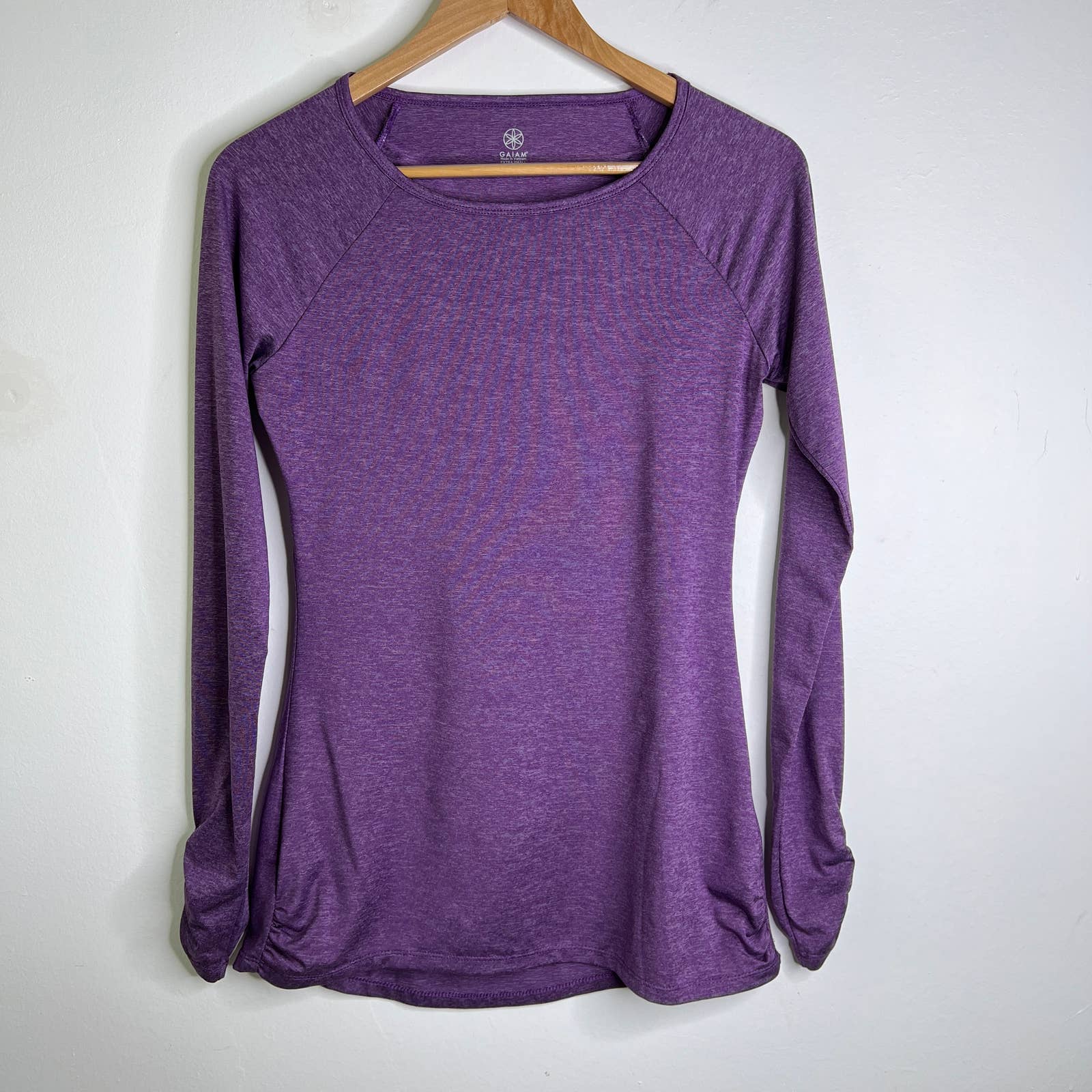 Gaiam Long Sleeve Top Purple Women's Xs Ruched Back Yoga Pilates Solid Gym